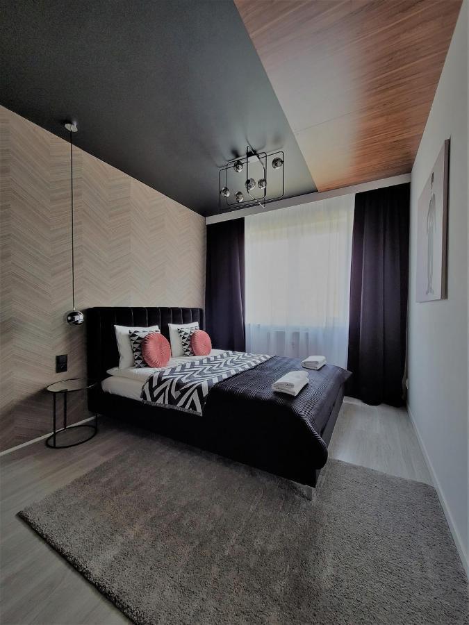 Park Apartament Z Duzym Tarasem - Proplace ゴジュフ・ヴィエルコポルスキ エクステリア 写真