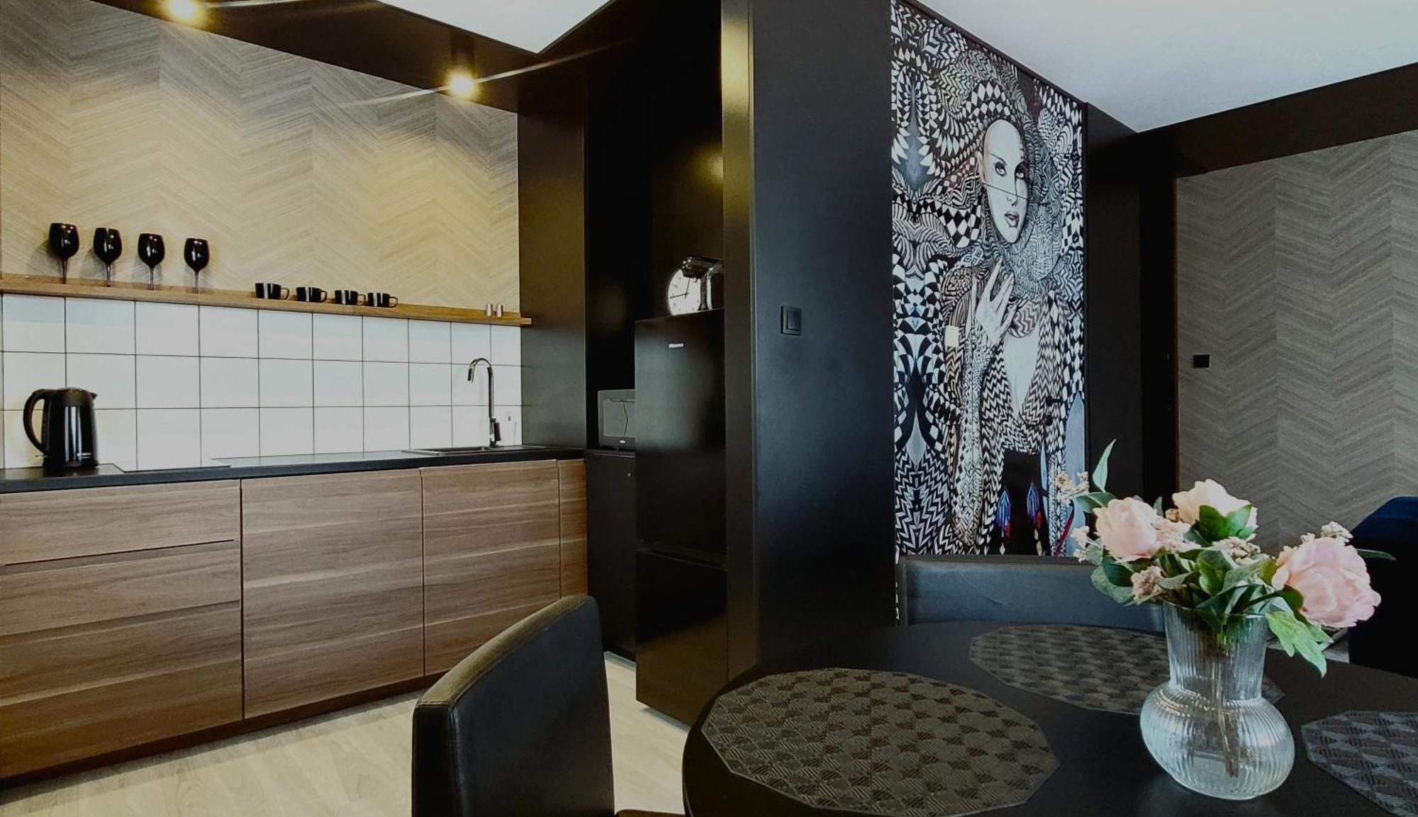 Park Apartament Z Duzym Tarasem - Proplace ゴジュフ・ヴィエルコポルスキ エクステリア 写真
