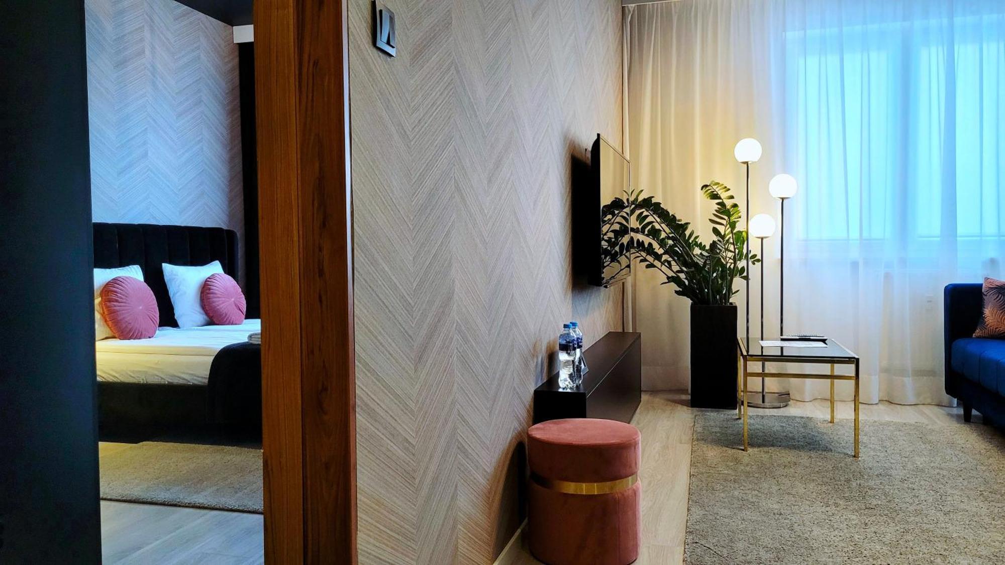 Park Apartament Z Duzym Tarasem - Proplace ゴジュフ・ヴィエルコポルスキ エクステリア 写真